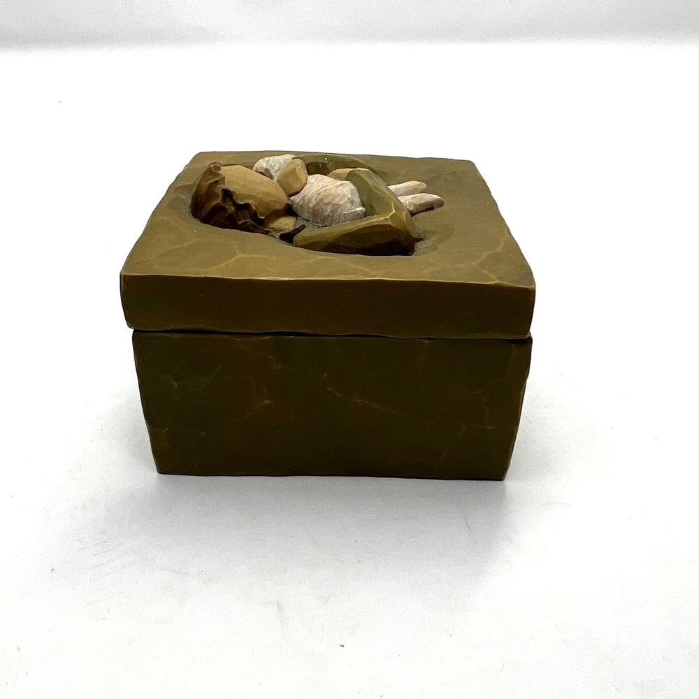 Willow Tree Peace on Earth Box Susan Lordi 2004‎ DEMDACO Keepsake Hinged Lid